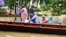 Vietnam sufre por mortíferas inundaciones