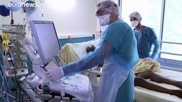 Les compteurs Covid-19 s'affolent en France, le seuil d'alerte est dépassé dans 22 départements