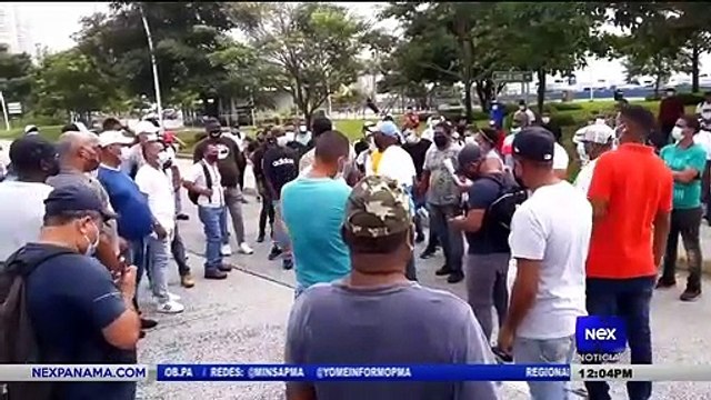 Grupo de trabajadores protesto en la Cinta Costera - Nex Noticias