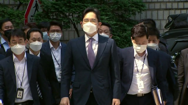 이재용 '경영권 불법 승계' 재판 오늘 시작...방청권 공개 추첨 / YTN