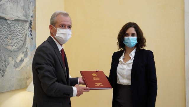 Ayuso recibe Memoria de la Fiscalía de Madrid del año 2019