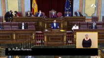 Gabriel Rufián da la bienvenida de nuevo al Congreso a Aina Vidal