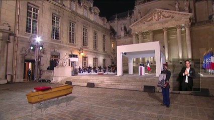 Hommage à Samuel Paty : "Nous ne renoncerons pas aux caricatures", promet Emmanuel Macron