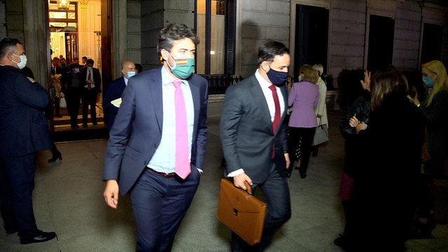 Los diputados abandonan el hemiciclo tras la primera jornada de la moción de censura de Abascal