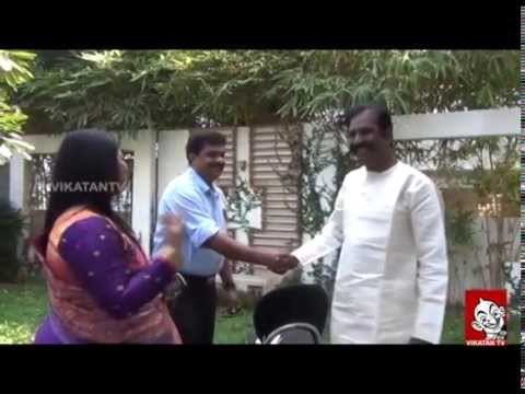 Vairamuthu meets Chinna Chinna Aasai Singer Minmini- Ananda Vikatan