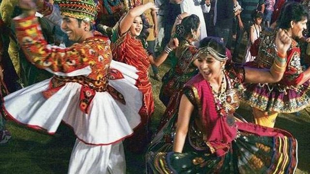 Gujarat: Garba continues at home amid Coronavirus