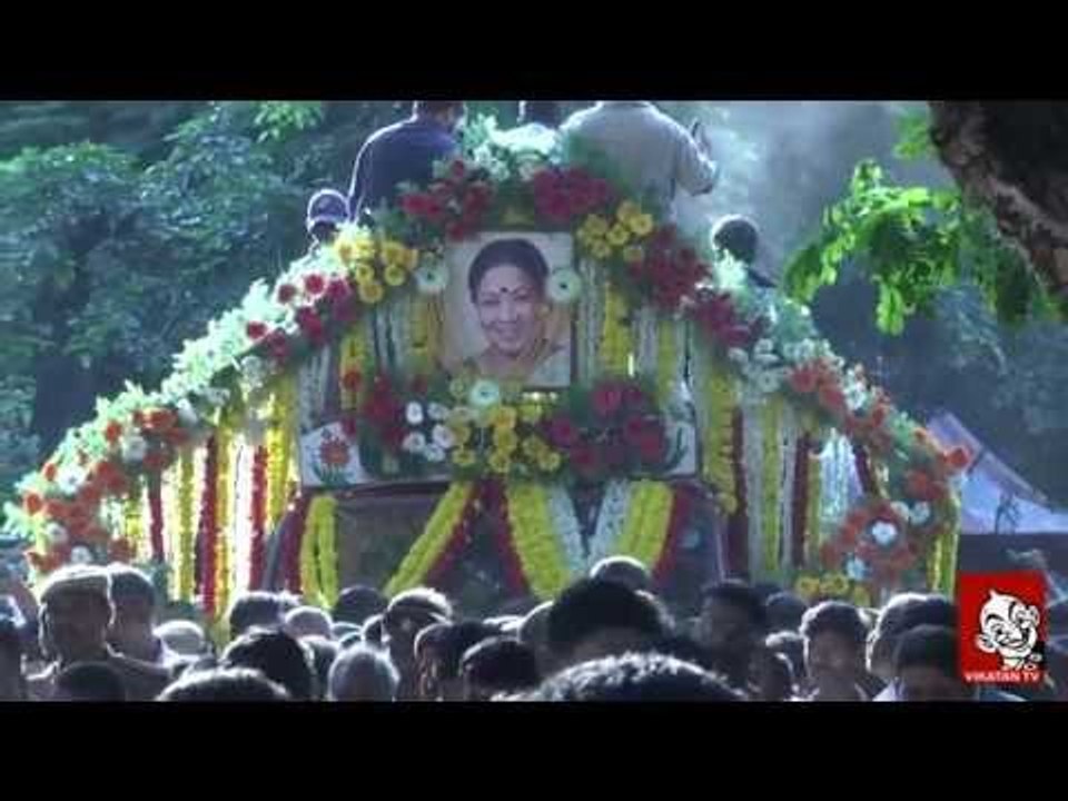 Tamil Film Industry Pays Tearful Tribute to 'Aachi' Manorama