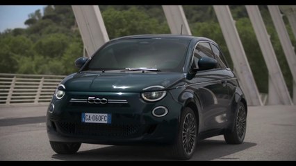 Neuer elektrisch angetriebener Fiat 500 gewinnt renommierten Designpreis
