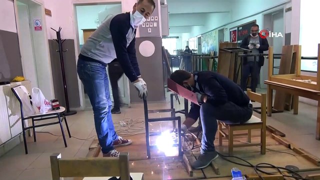 Fedakar öğretmenler, öğrencileri için okulu atölyeye çevirdiler