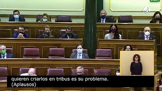 Abascal a las diputadas de Unidas Podemos: ¿Salen mujeres aquí a hacer caricatura porque se lo ha ordenado el machito alfa? ¿A ustedes también le requisan la tarjeta del móvil?