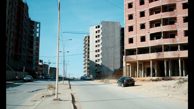 En attendant les hirondelles - Trailer