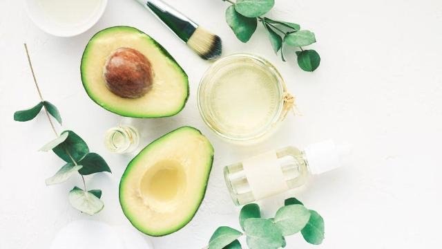 طريقة عمل مرطب وجه في المنزل بمكونات طبيعية