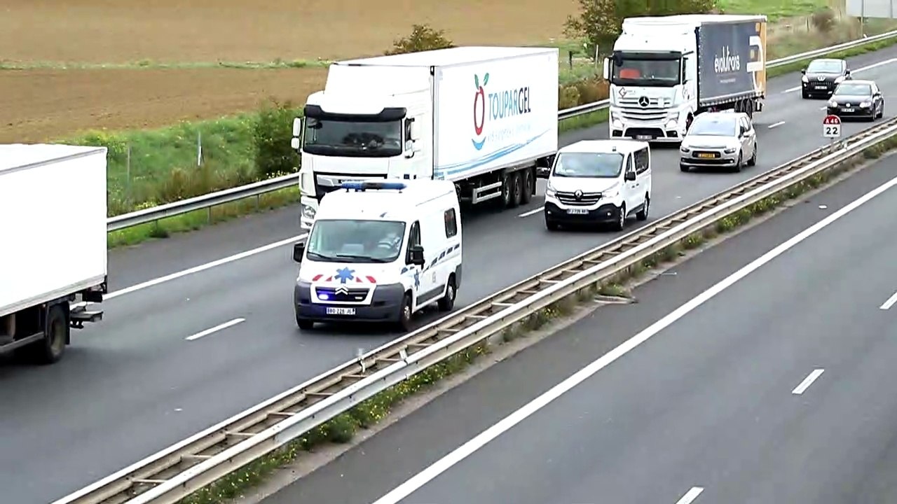 Citroën Jumper du CH du Vinatier et Renault Trafic de l'administration pénitentiaire.