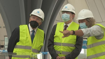 Fainé y Puig supervisan las obras de CaixaForum Valencia