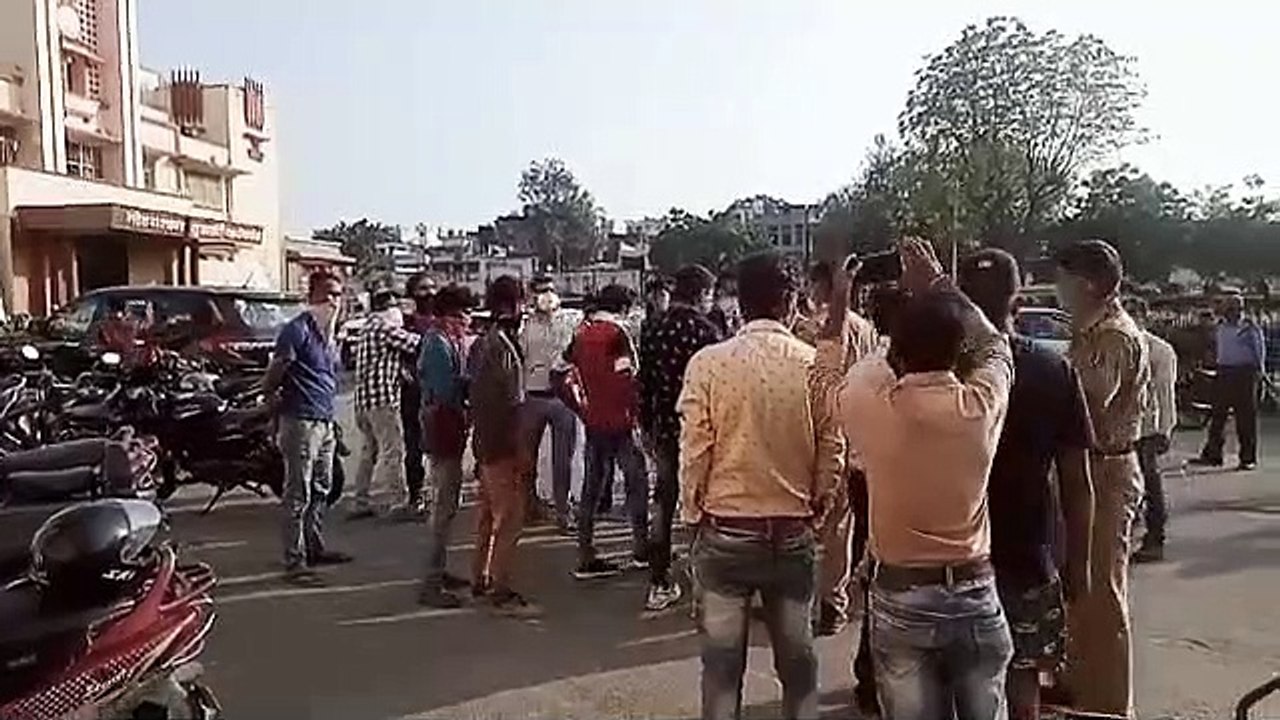 पहले अतिक्रमण किया और अब उतर गए खुलकर दादागिरी पर