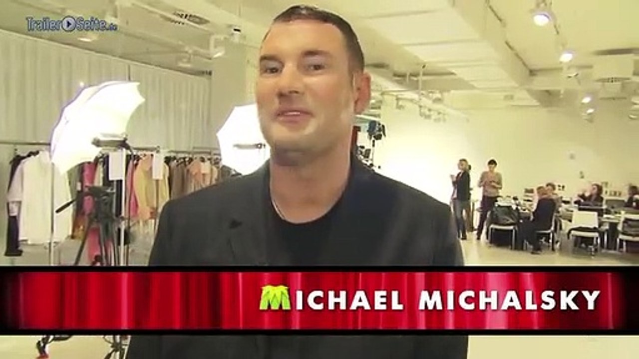 Miss Piggy Backstage bei Designer Michael Michalsky