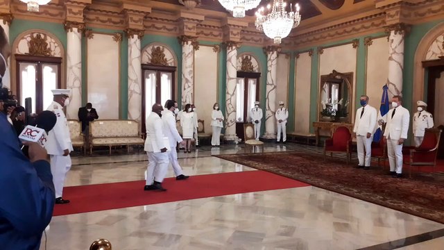 Luis Abinader recibe cartas credenciales de embajadores