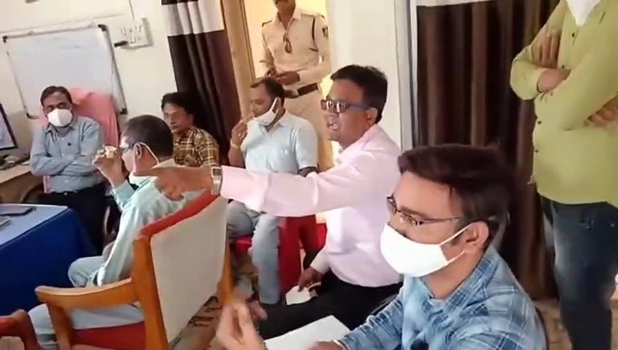कोतवाली थाना परिसर में हुई बैठक मांस मटन विक्रे...