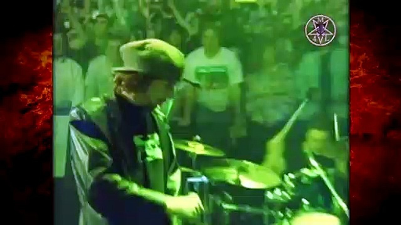 Kane vs Triple H and X Pac (Tombstones Tori)