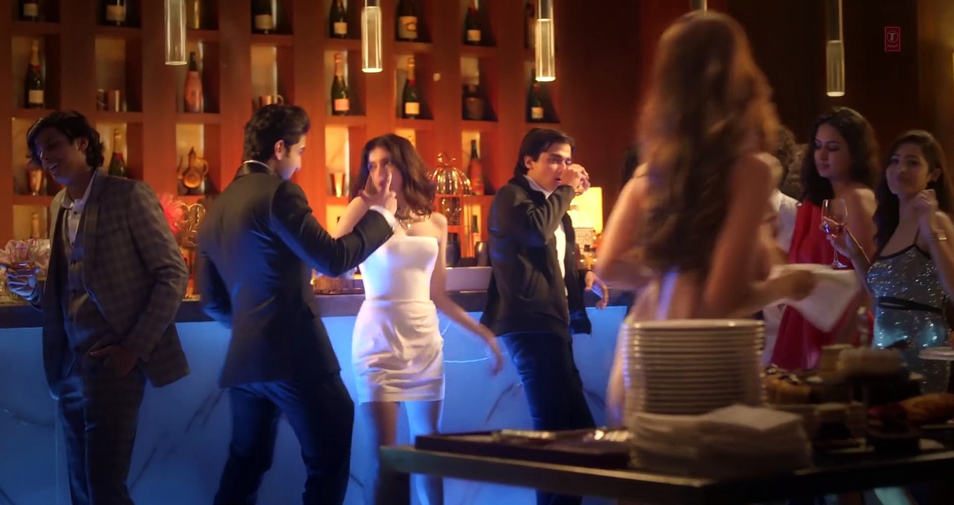 Teri Aankhon Mein Song Divya K   Darshan R, Neha K   Pearl V Manan B   Radhika, Vinay   Bhushan K