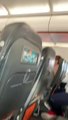 Mujer es expulsada de un vuelo por no usar tapabocas y tose a los pasajeros
