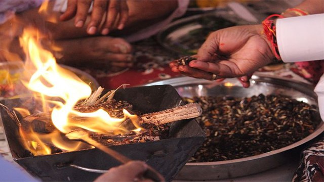 Navratri 2020 : नवमी हवन सामग्री और विधि । हवन पूजा सामग्री । हवन विधि । Navratri Hawan Vidhi ।
