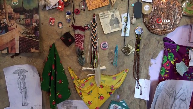 Köydeki evinin bir odasını müzeye dönüştürdü