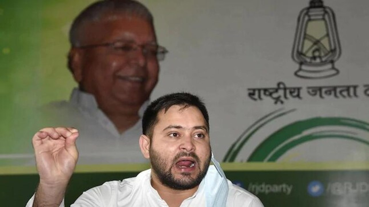 Bihar polls 2020: How Tejashwi Yadav compares with father Lalu Yadav in rallies