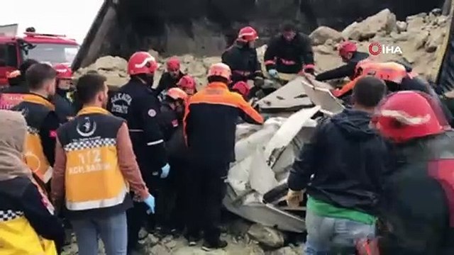 TEM’de 3’ü Tır 5 Araç Birbirine Girdi, Kilometrelerce Kuyruk Oluştu