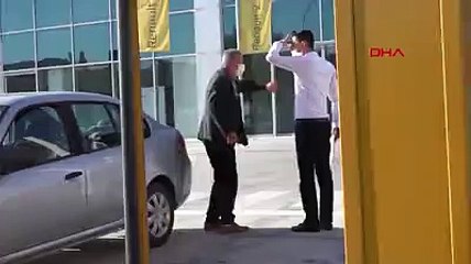 Cipini yakmaya kalktı, çevredekiler elindeki benzin bidonunu aldı