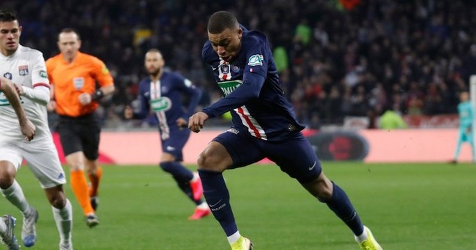 Kylian Mbappé rend hommage au petit Lucas, un jeune supporter du PSG décédé d'un cancer