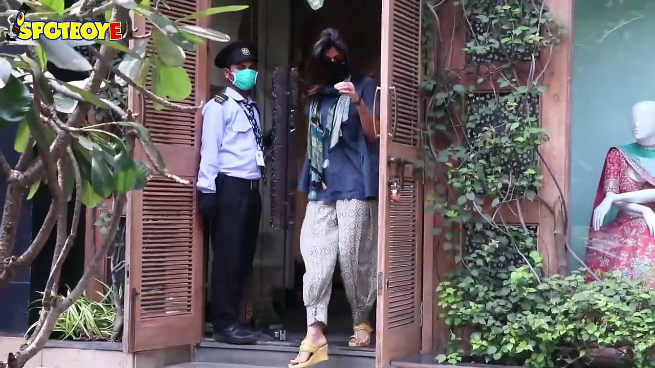 Shilpa Shetty, Karishma Tanna and other celebs Spotted around the Town | SpotboyE