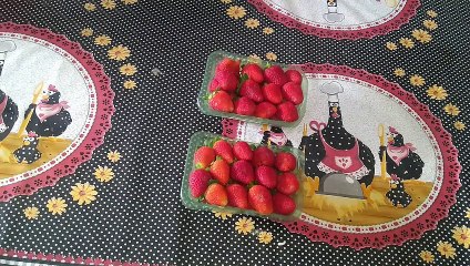 Voces Vão querer ver isso Pudim de Morango de Geladeira