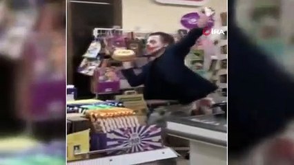 - Joker kılığına giren adam eğlendireyim derken sinirlendirdi