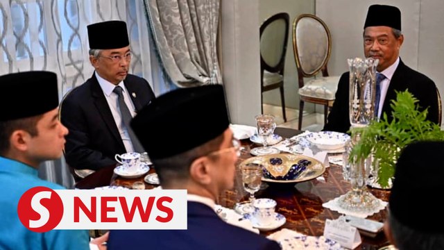 PM meets the King over possible emergency measures to tackle Covid-19 pandemic