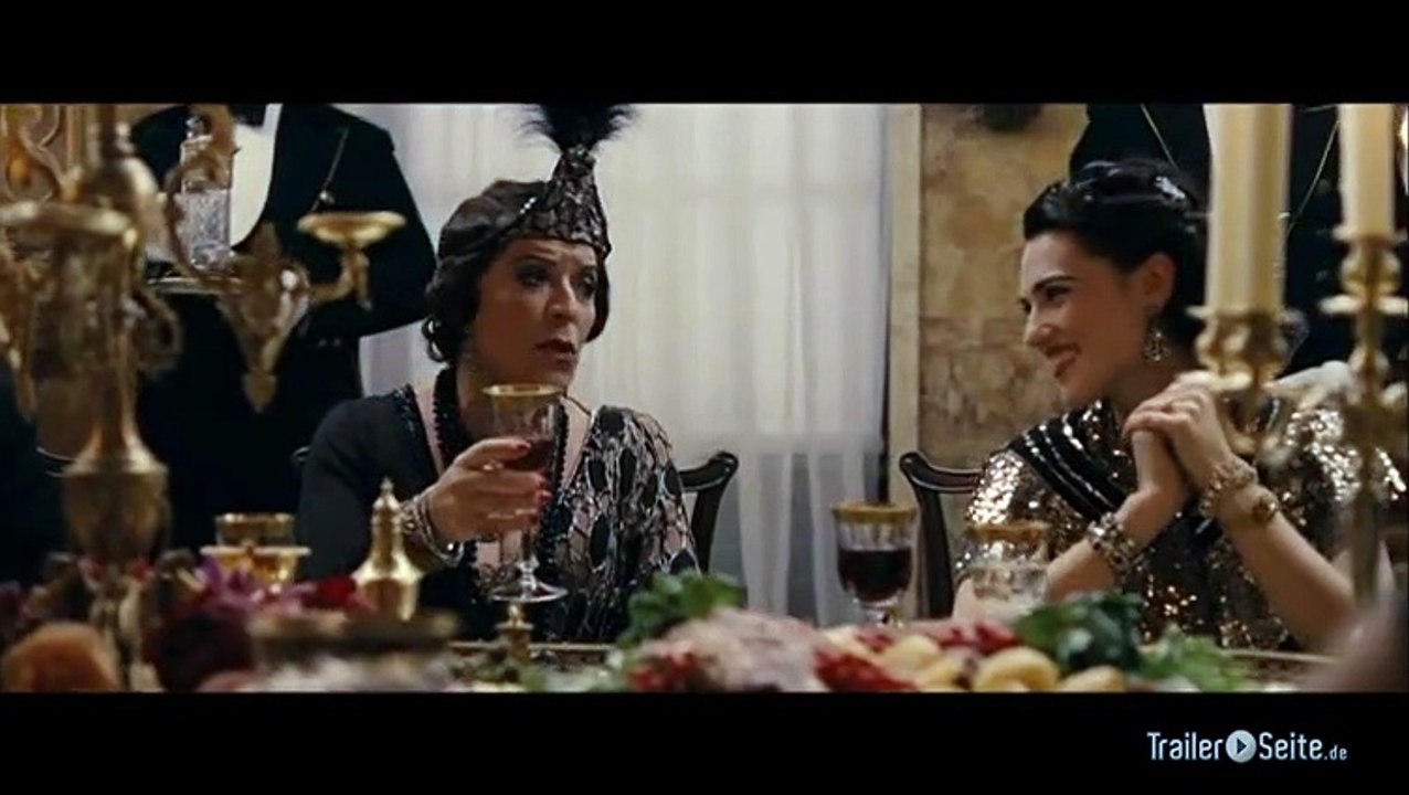 Ausschnitt aus W.E.: Kleid