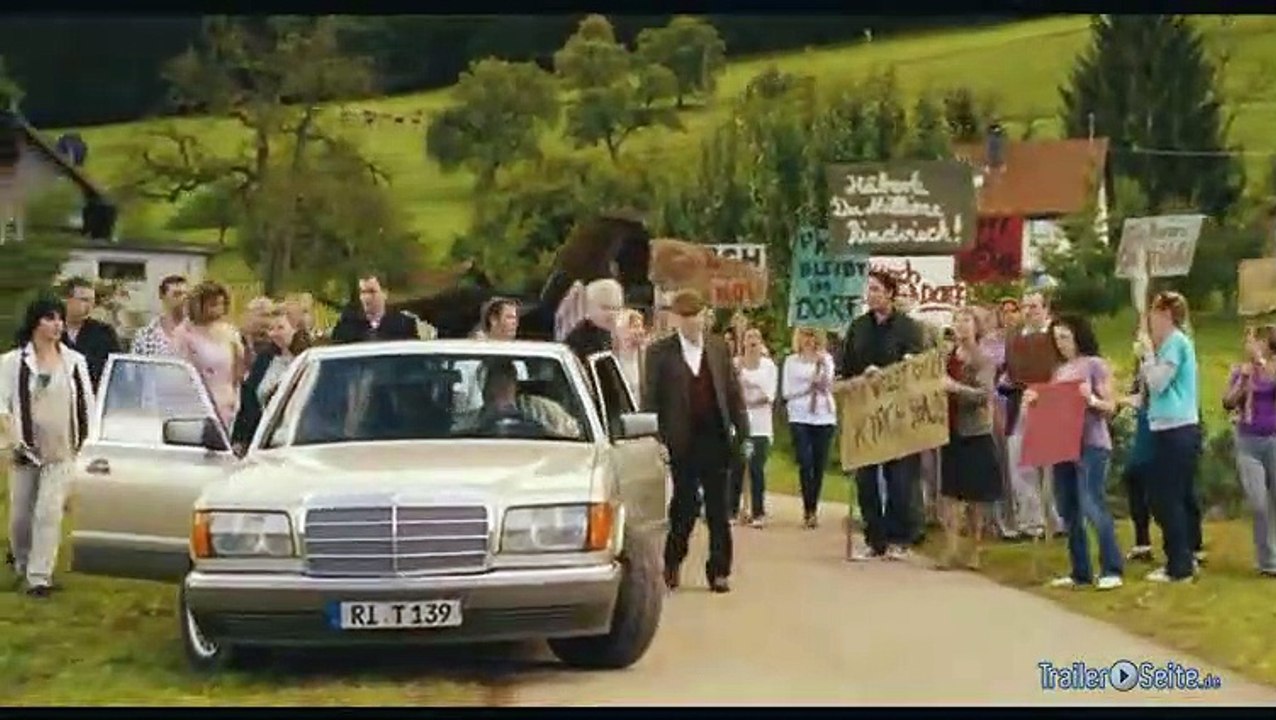 Ausschnitt aus Die Kirche Bleibt Im Dorf: Protest