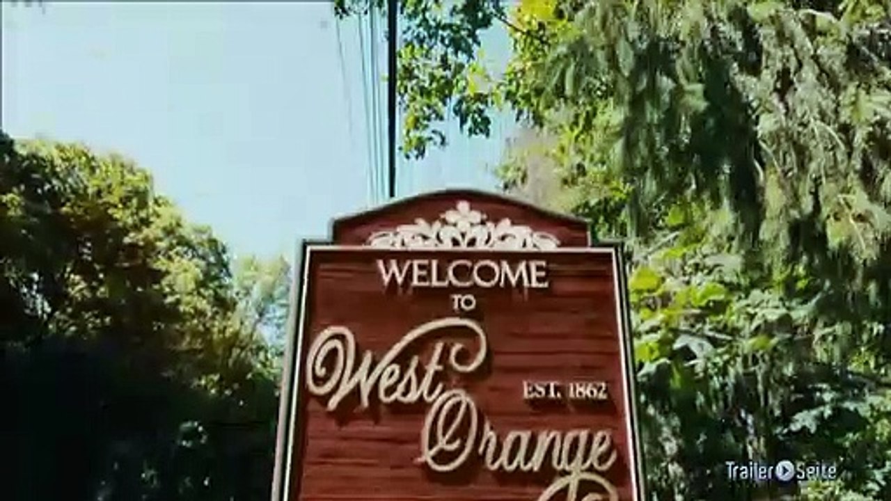 The Oranges Trailer (2012)