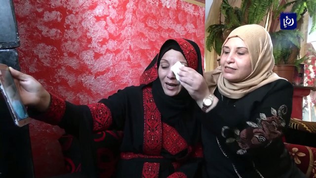 الاحتلال يمنع لقاء أسير محرر بزوجته