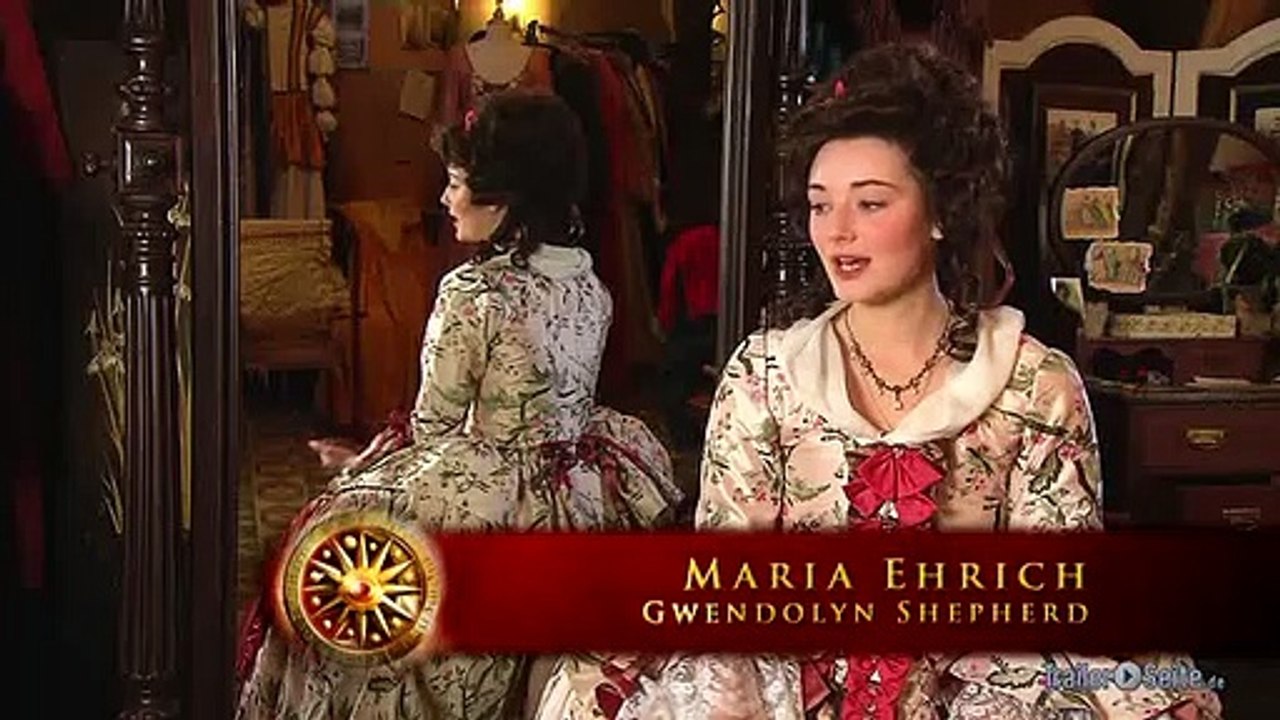 Charlotte in Rubinrot