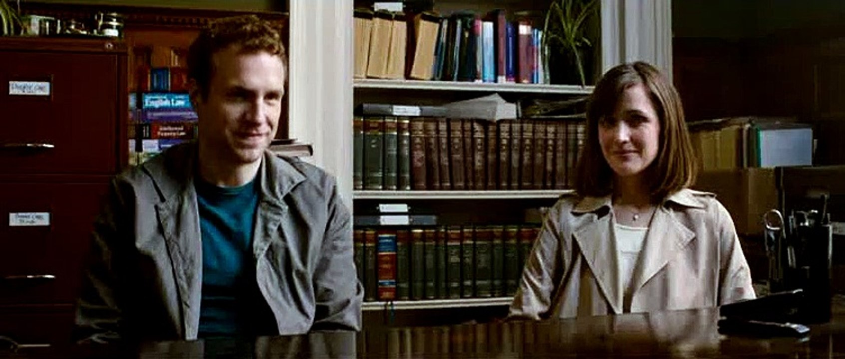 Ausschnitt aus Das Hält Kein Jahr: Beim Anwalt