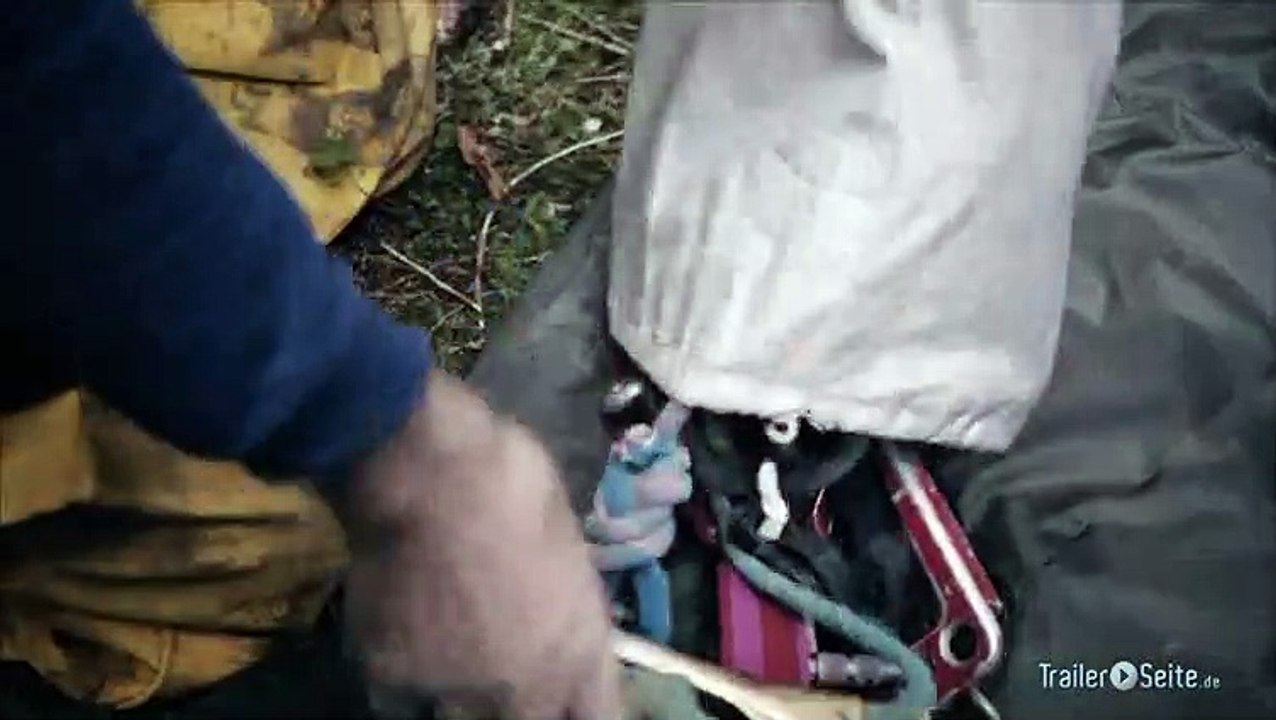 Ausschnitt aus No Place On Earth: Auf den Spuren