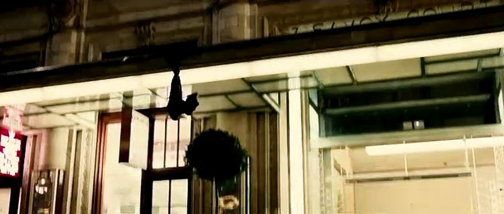 Ausschnitt aus Gambit - Der Masterplan: Küsse und Hose