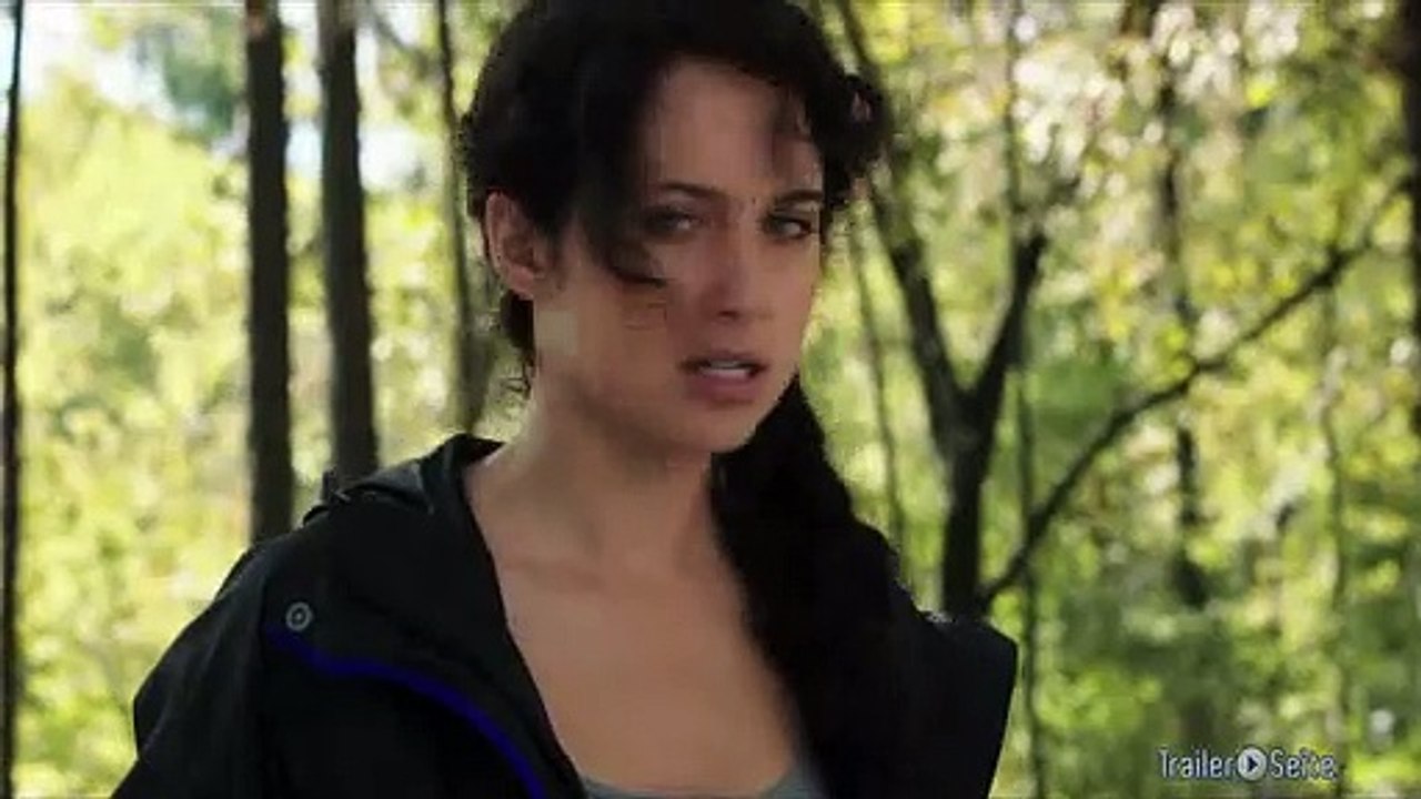 Ausschnitt aus Die Pute Von Panem: Rudy Beißt Ins Gras