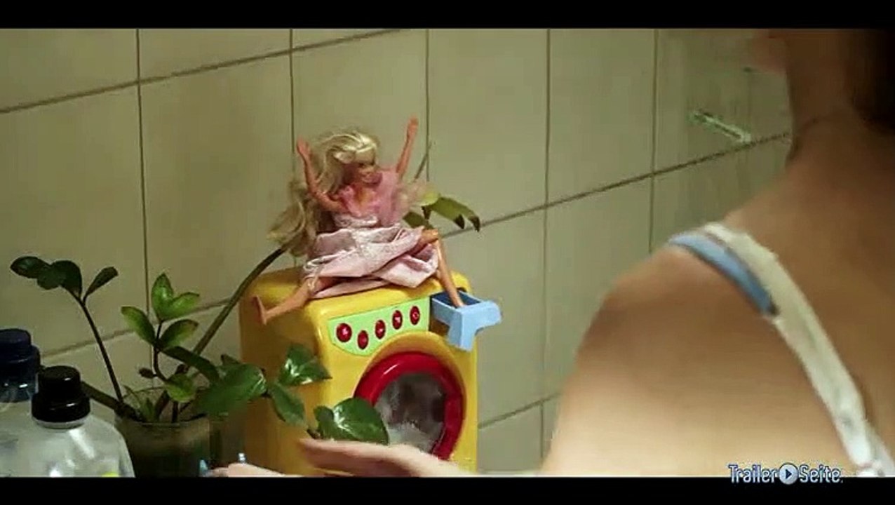 Ausschnitt aus Die Frau Des Polizisten: Im Badezimmer