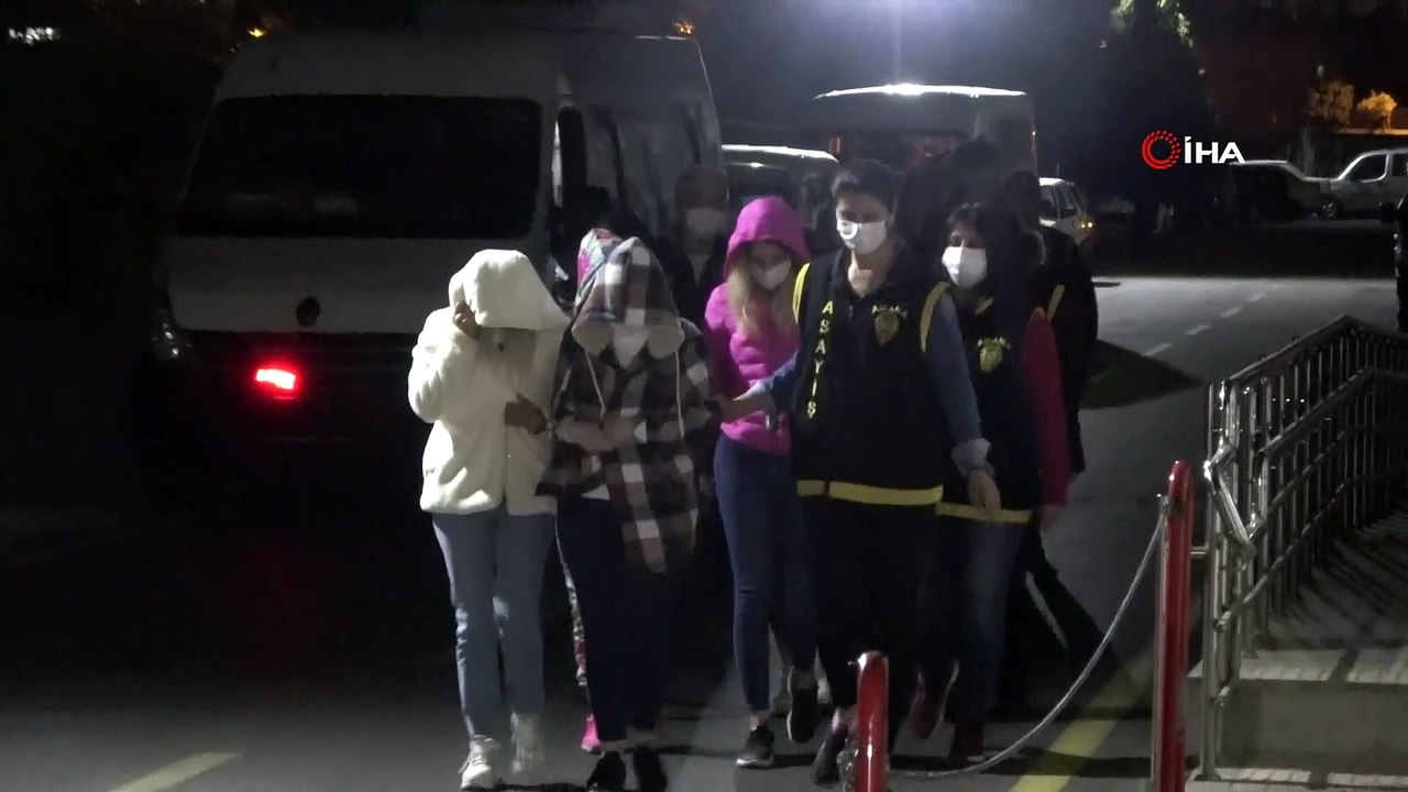 Sahte vali operasyonunda yakalanan zanlılar Adana’ya getirildi