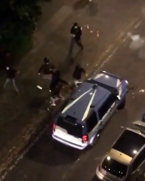 NAPOLI, PROTESTE CONTRO IL LOCKDOWN - ASSALTO ALLA POLIZIA