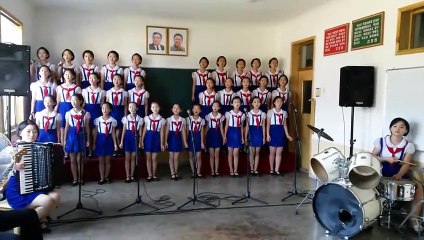Untuk Indonesia  Anak-anak Korea Utara menyanyikan lagu Tanah Airku