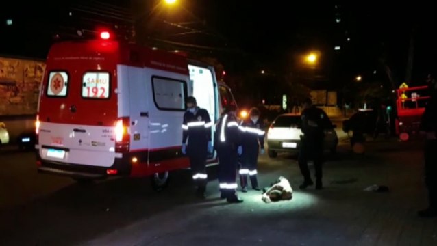 Homem encontrado caído é socorrido pelo Samu no Centro