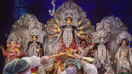 Download Video: West Bengal: Devotees offer prayers on Durga Ashtami